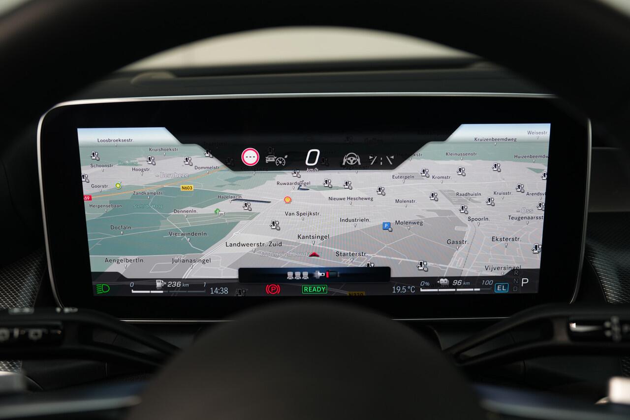 Mercedes-Benz GLC-KLASSE 300e 4MATIC AMG Premium+ ? LUCHTVERING ? ACHTERAS BESTURING ? PANO ? BURMESTER ? HEAD-UP