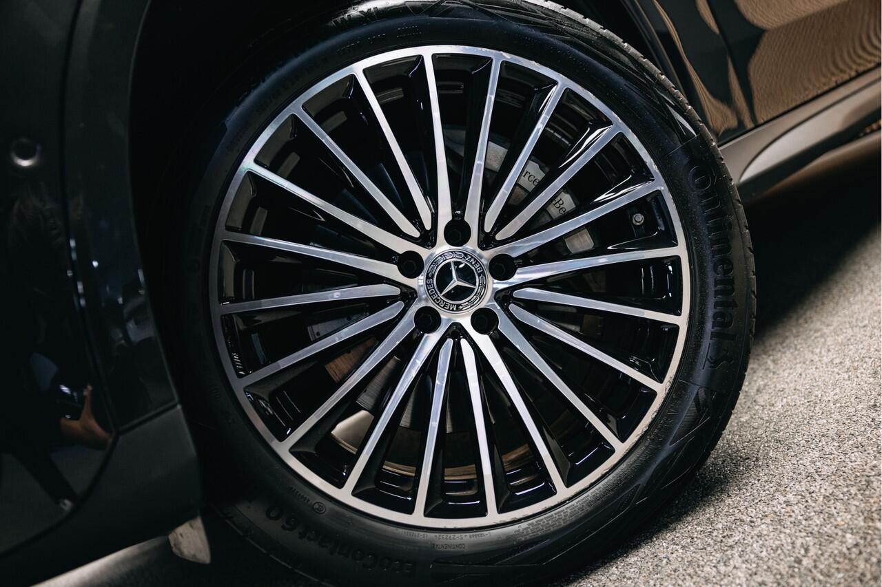 Mercedes-Benz GLC-KLASSE 300e 4MATIC AMG Line | Pano | Stoelverwarming | 360 camera | AMG Look