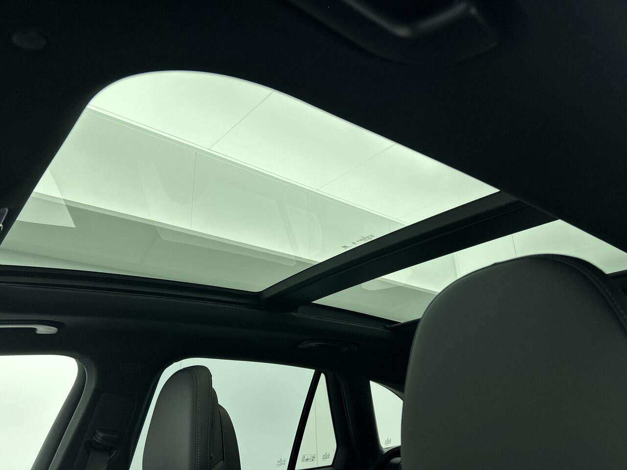 Mercedes-Benz GLC-KLASSE 300e 4MATIC Sport Edition | AMG Premium | Winter pakket | Nightpakket | Rijassistentiepakket Plus | Trekhaak | DIGITAL LIGHT | Parkeerpakket met 360°-camera |