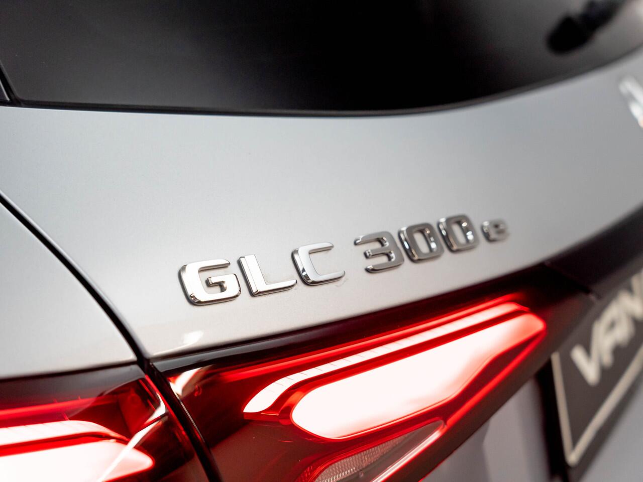 Mercedes-Benz GLC-KLASSE GLC 300e 4MATIC | Luchtvering | Achteras sturing | Digital Light