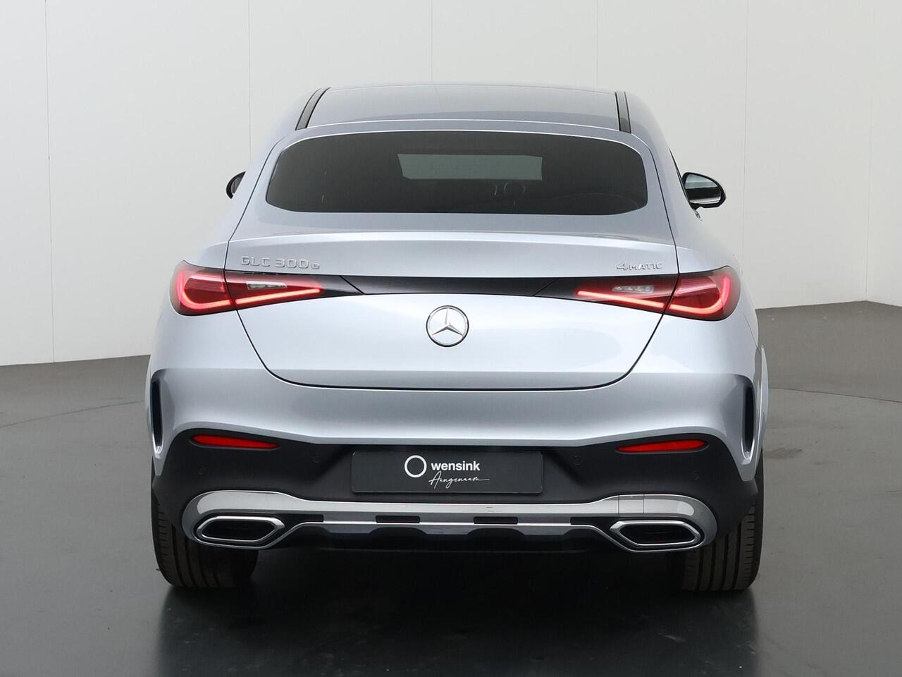 Mercedes-Benz GLC-KLASSE Coupé 300e 4MATIC AMG Line | Verwarmd stuur | Getint glas | Sfeerverlichting |