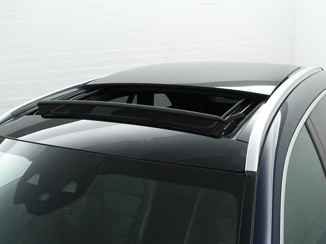 Mercedes-Benz GLC-KLASSE 300e 4MATIC AMG Prestige Plus Aut- Panodak, 360 Camera, Sfeerverlichting, Virtual Cockpit, Burmester, Standkachel