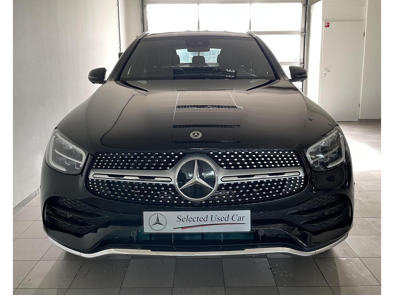 Mercedes-Benz GLC-KLASSE 300e AMG | Distronic | Trekhaak | 360-camera