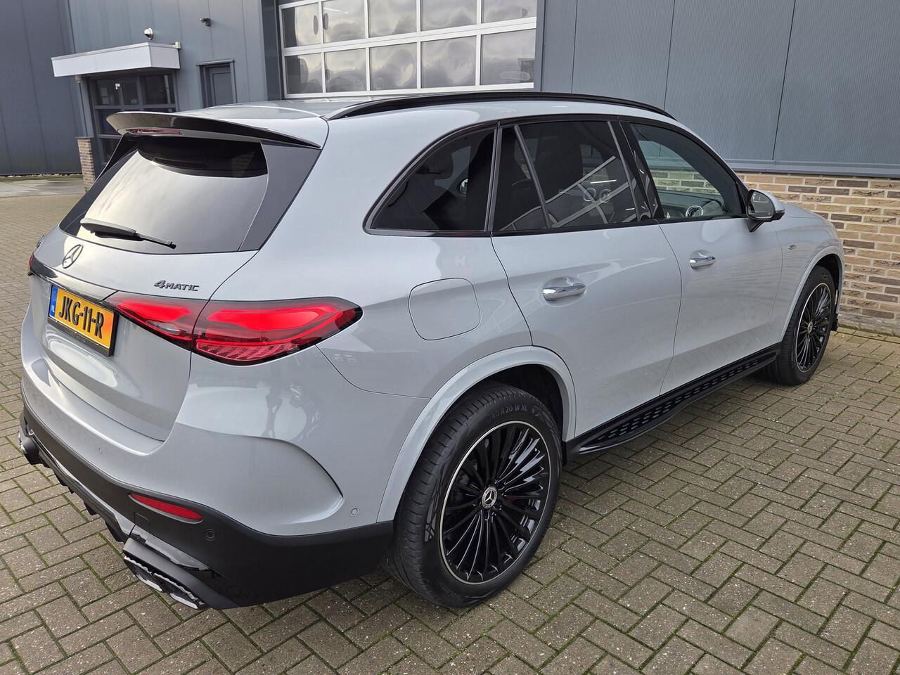 Mercedes-Benz GLC-KLASSE 300e 4MATIC Sport Edition AMG,360 Camera,Pano,volgsysteem,20 Inch Velgen,enz Garantie tot 11-2027 of tot 200.000 km !!!!