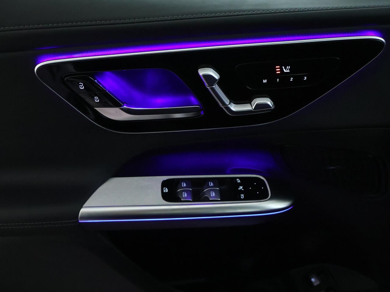 Mercedes-Benz GLC-KLASSE Coupé 300 e 4MATIC AMG Plug-In Hybride | AMG Line | Night Pakket | Panorama Schuif-Kanteldak Rijassistentiepakket plus | Head-up-Display. Inclusief 24 maanden MB Certified garantie voor Europa.