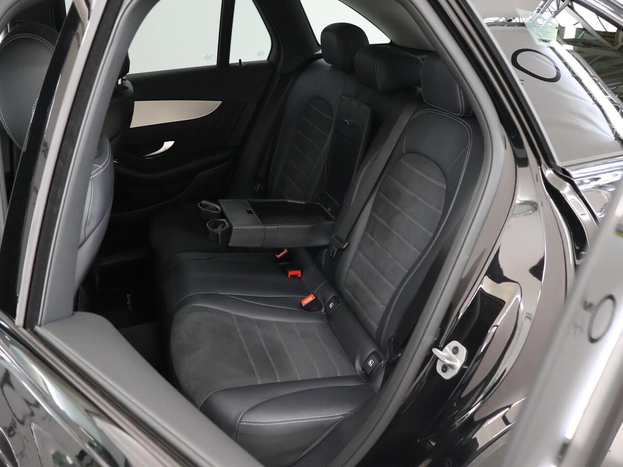 Mercedes-Benz GLC-KLASSE 300e 4MATIC Business Solution AMG | Night | 20" lichtmetalen velgen | Stoelverwarming | Sfeerverlichting |