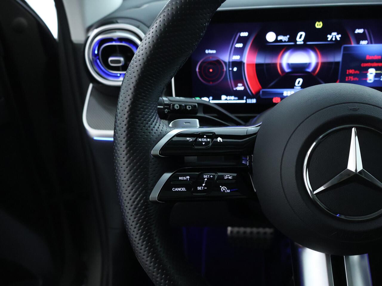 Mercedes-Benz GLC-KLASSE 300 e 4MATIC AMG Plug-In Hybride | Airmatic | Panoramadak | Rijassistentiepakket plus | Memory | 360 gr Camera | Winterpakket | Inclusief 24 maanden Mercedes-Benz Certified garantie voor Europa.