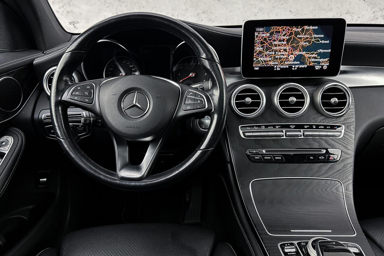 Mercedes-Benz GLC-KLASSE 350e 4MATIC Premium Plus | Elektrisch panoramadak | Leder | Camera | LED | Verwarmde stoelen