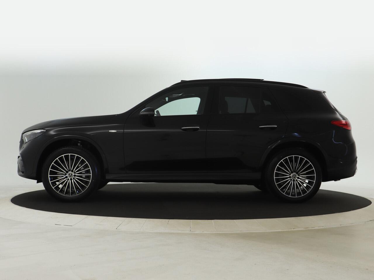 Mercedes-Benz GLC-KLASSE 400e 4MATIC AMG Line | Trekhaak | Rijassistentiepakket Plus | Nightpakket | AMG Premium Plus | Stoelventilatie voor | Winter pakket | Parkeerpakket met 360°-camera | KEYLESS GO-comfortpakket | EASY PACK achterklep |