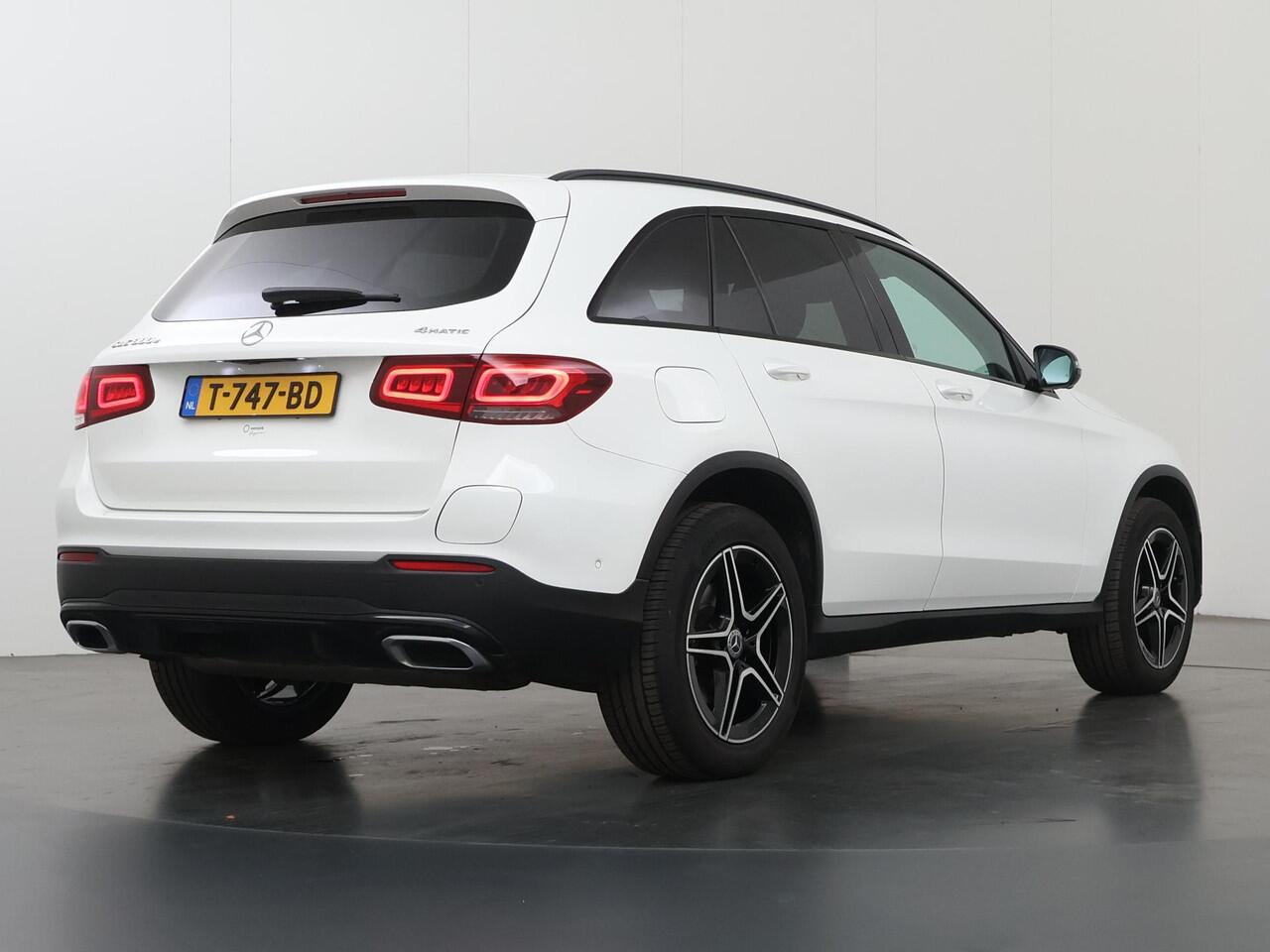 Mercedes-Benz GLC-KLASSE 300e 4MATIC Premium Plus | Night | Panoramadak | Trekhaak | Stoelverwarming | 360 graden camera |