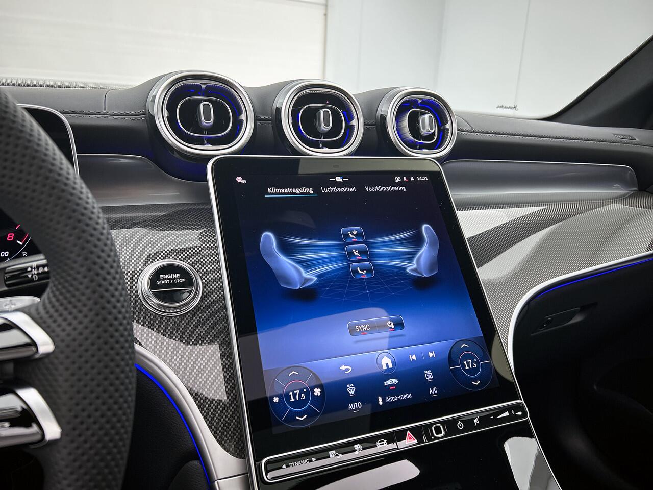 Mercedes-Benz GLC-KLASSE 300e 4MATIC Sport Edition | Premium pakket | Panoramaschuifdak | Smartphone integratie | Trekhaak | Parkeerpakket met 360°-camera | Voorstoelen met Memory | MBUX Augmented Reality |