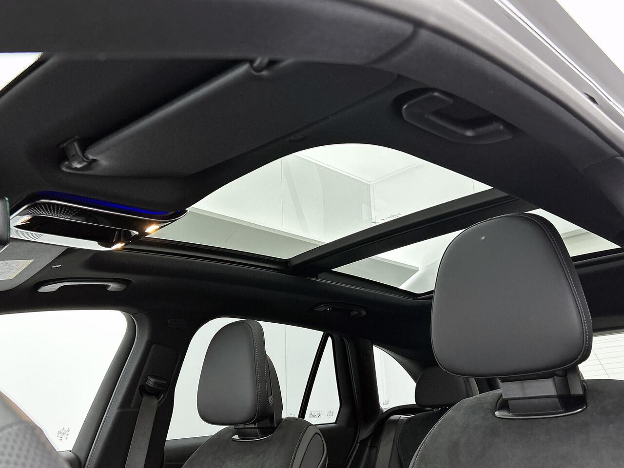 Mercedes-Benz GLC-KLASSE 300e 4MATIC Sport Edition | Premium Pakket | Nightpakket | Trekhaak | Rijassistentiepakket Plus | Winterpakket | 20 inch AMG velgen | 360°-camera | Augmented reality voor navigatie | DIGITAL LIGHT |