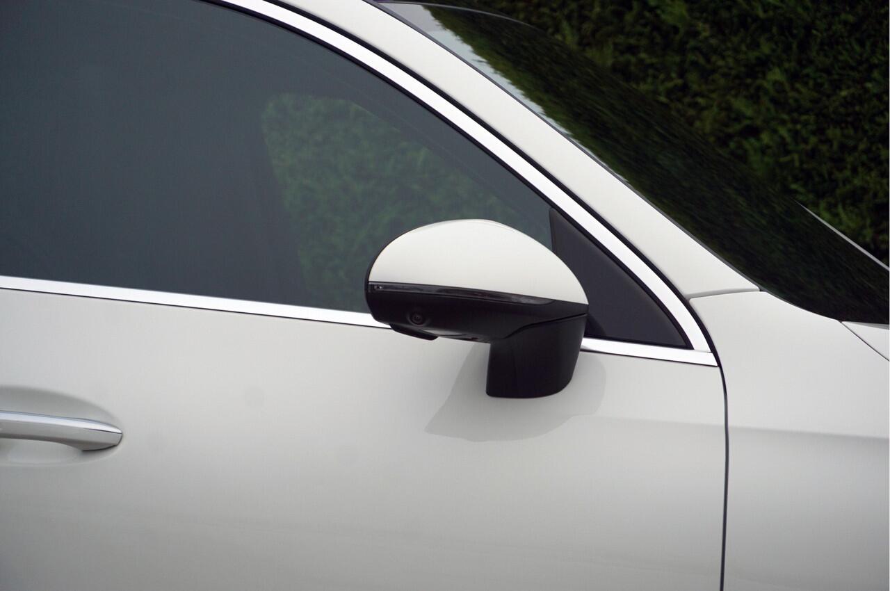 Mercedes-Benz GLC-KLASSE GLC 300 e 4M AMG Line | Achterasbesturing Luchtvering Trekhaak Burmester Distronic