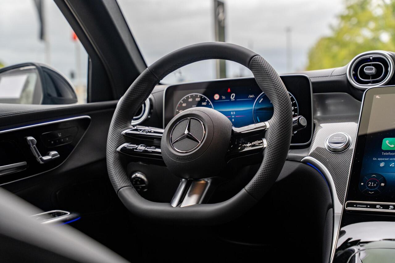 Mercedes-Benz GLC-KLASSE 300e 4MATIC Sport Edition | Panoramaschuifdak | Premium pakket | Nightpakket | 360° camera | Dodehoekassistent | DIGITAL LIGHT | Trekhaak |