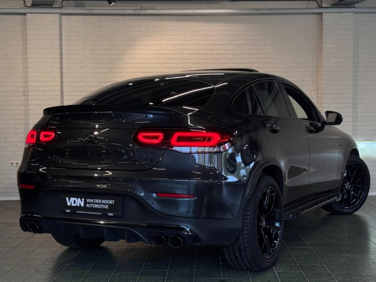 Mercedes-Benz GLC-KLASSE AMG 43 4MATIC Premium Luchtvering Perf Uitlaat Trekhaak Pano 20''