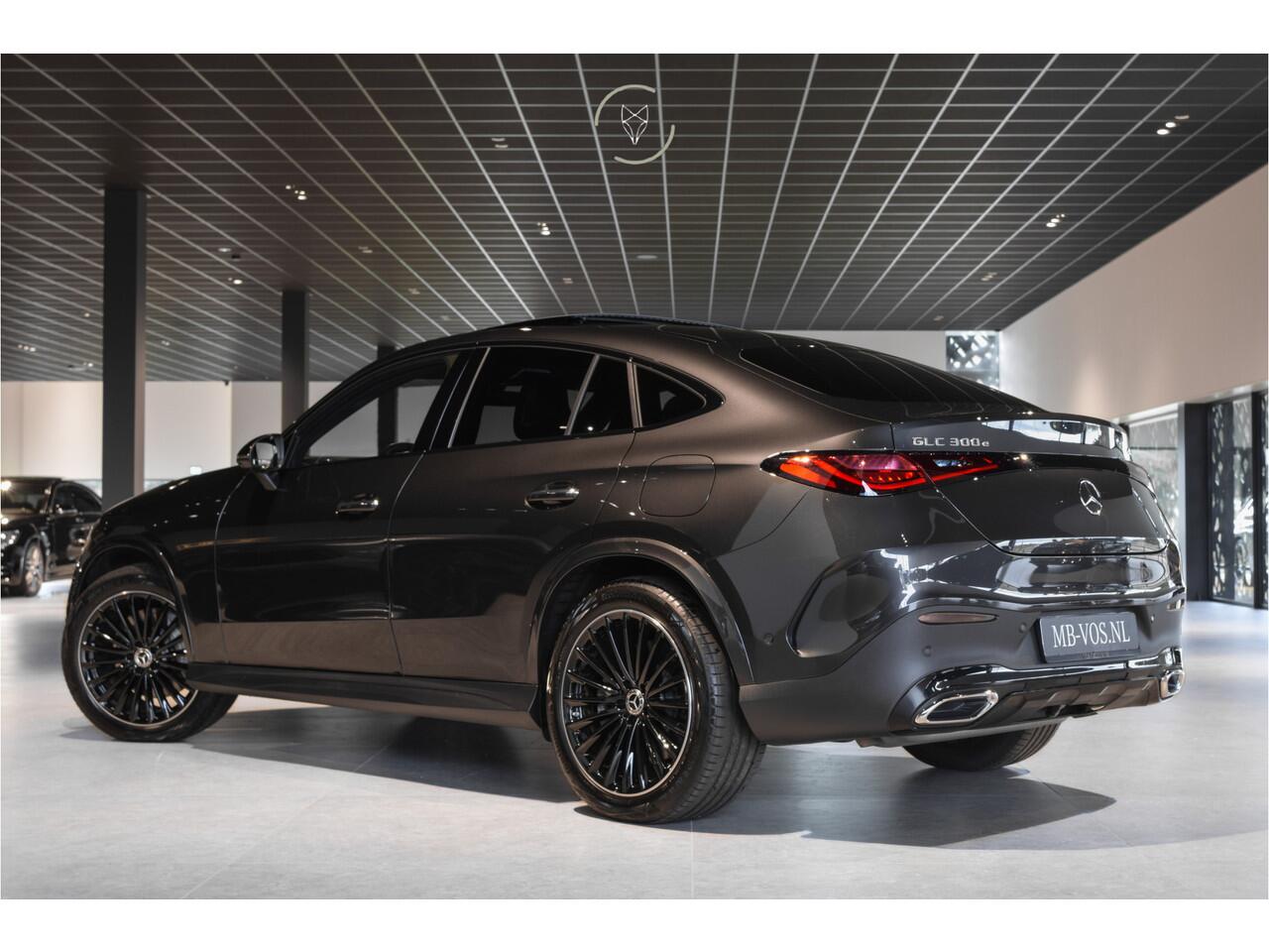 Mercedes-Benz GLC-KLASSE Coupé 300e 4-M AMG|Luchtvering|Achterassturing|ACC|Keyless|360|Mem|Burmester|Night|20"|Night|Trekhaak|Premium Plus