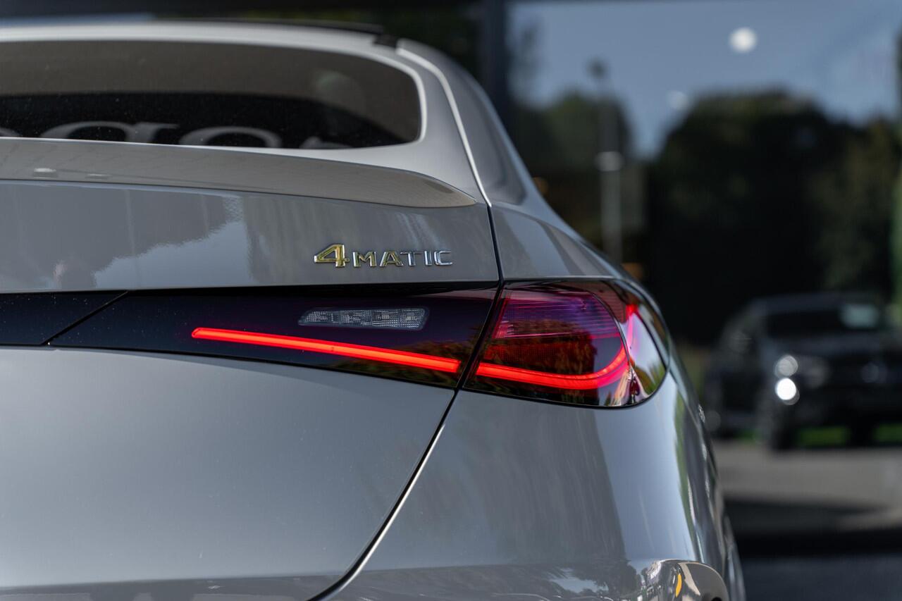 Mercedes-Benz GLC-KLASSE Coupé 300e 4MATIC Sport Edition | Panoramaschuifdak | Rijassistentiepakket Plus | Nightpakket | Premium pakket