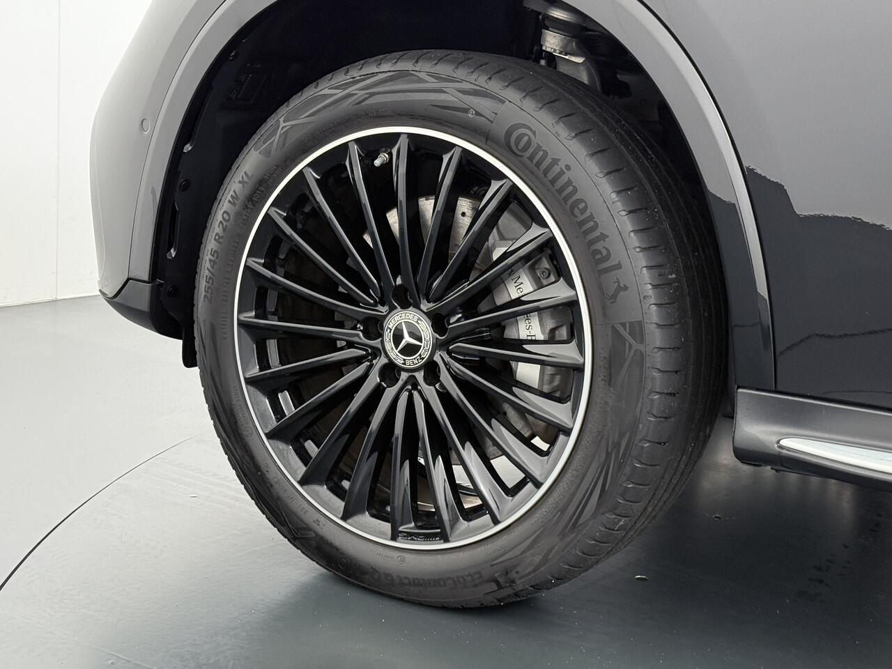 Mercedes-Benz GLC-KLASSE 300e AMG 4Matic // Burmester // Trekhaak // Panoramadak // Distronic // Rijassistentie pakket // Leder // Memory // 360 Camera // Alarm // Treeplanken