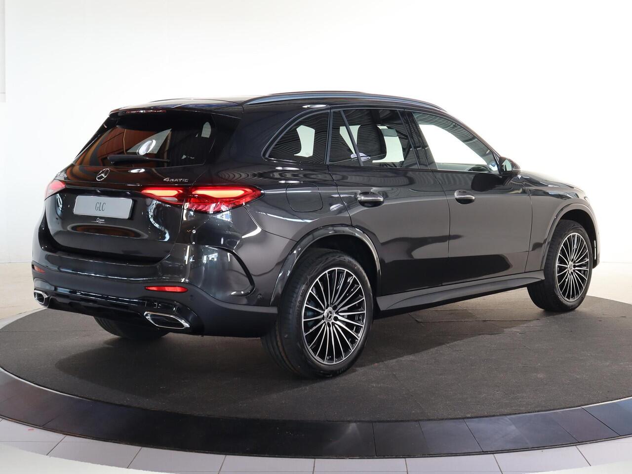 Mercedes-Benz GLC-KLASSE 300e 4MATIC Sport Edition | Panoramaschuifdak | Premium pakket | Nightpakket | 360° camera | Dodehoekassistent | DIGITAL LIGHT |