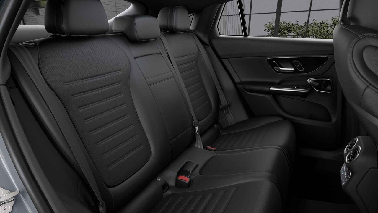 Mercedes-Benz GLC-KLASSE Coupé 300e 4MATIC sport Edition | AMG | Night | Panoramadak | Burmester | Headup | Trekhaak | Luchtvering | Achterasbesturing |