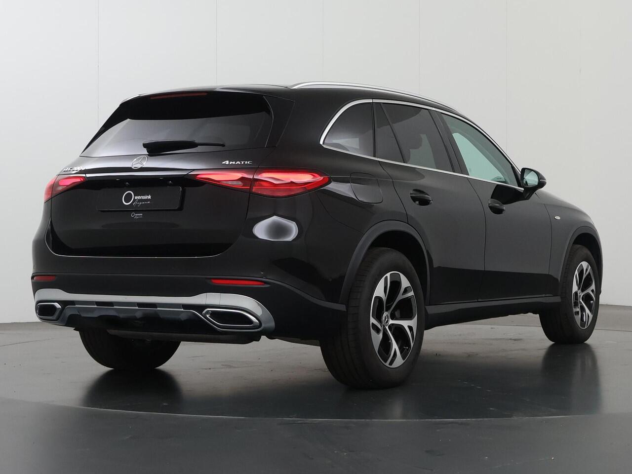 Mercedes-Benz GLC-KLASSE 300e 4MATIC Luxury Line | Rijassistentiepakket | Winter pakket | Trekhaak | 360 camera | Sfeerverlichting |