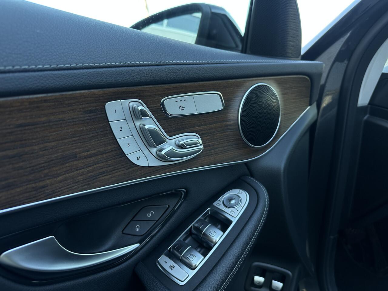 Mercedes-Benz GLC-KLASSE 300e 4MATIC Business Solution AMG