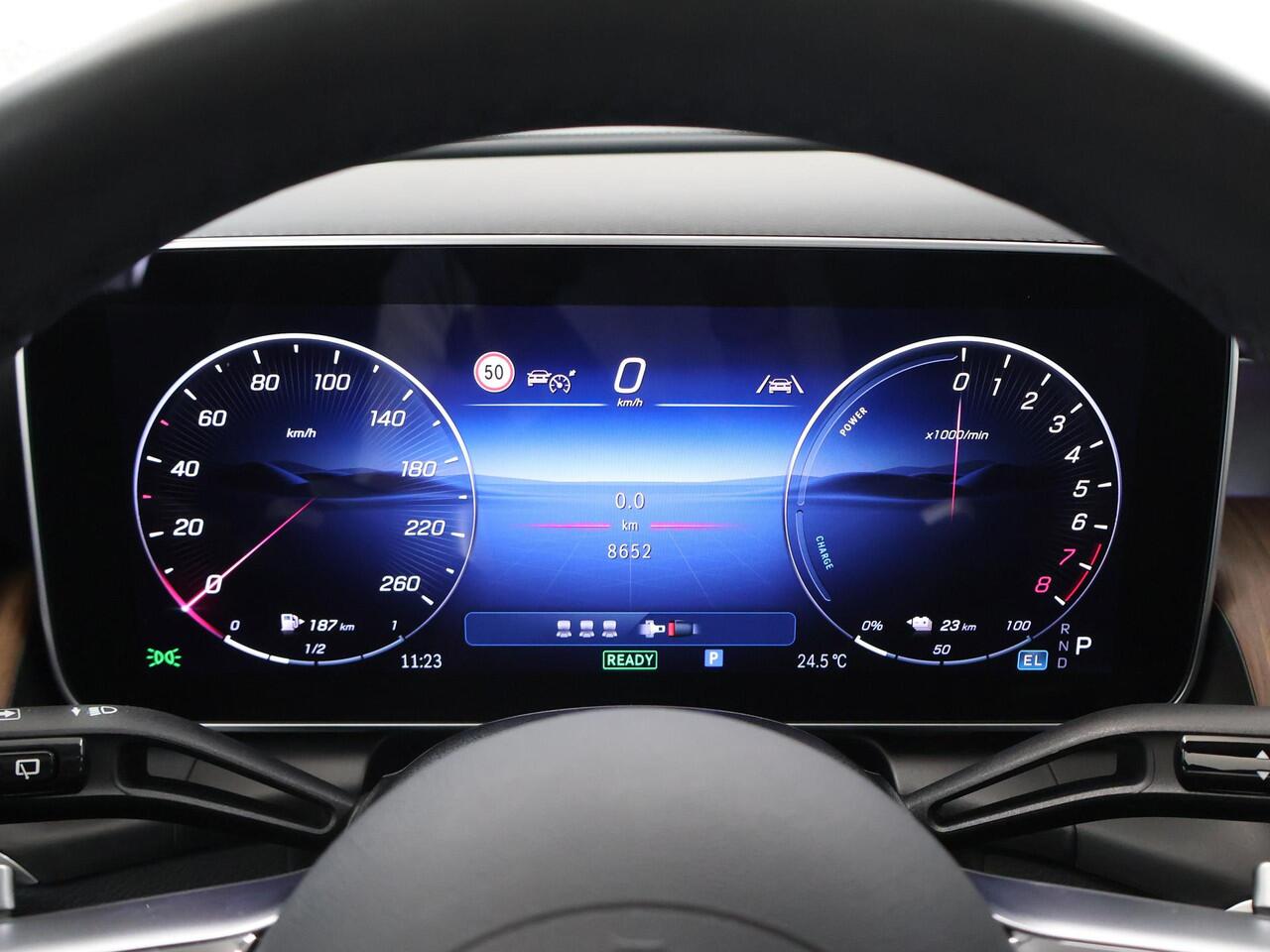 Mercedes-Benz GLC-KLASSE 300e 4MATIC AMG Line | Burmester | Panoramadak | Trekhaak | Memory | Keyless | Night pakket |