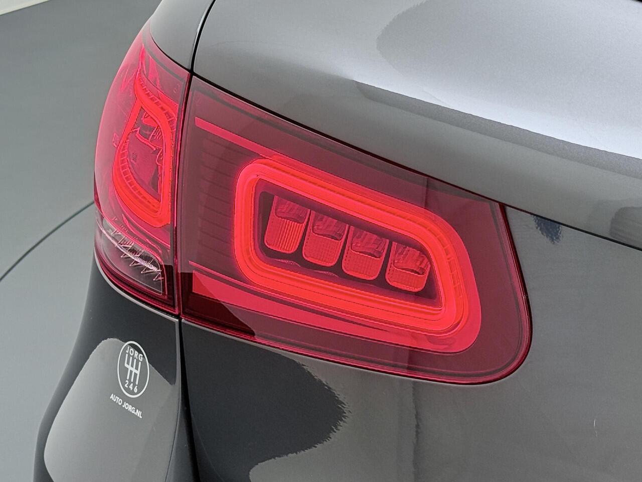 Mercedes-Benz GLC-KLASSE 200 AMG Styling Trekhaak | Multibeam Led | MBUX | Carplay | ACC | 360 Camera | Sfeerverlichting