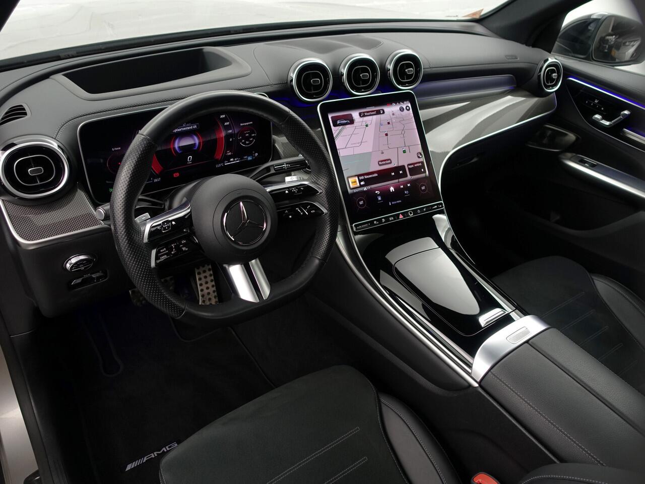 Mercedes-Benz GLC-KLASSE 400e 4MATIC AMG Line- Achteras besturing, Burmester Audio, Head Up, Panoramadak, Carbon, Sfeerverlichting