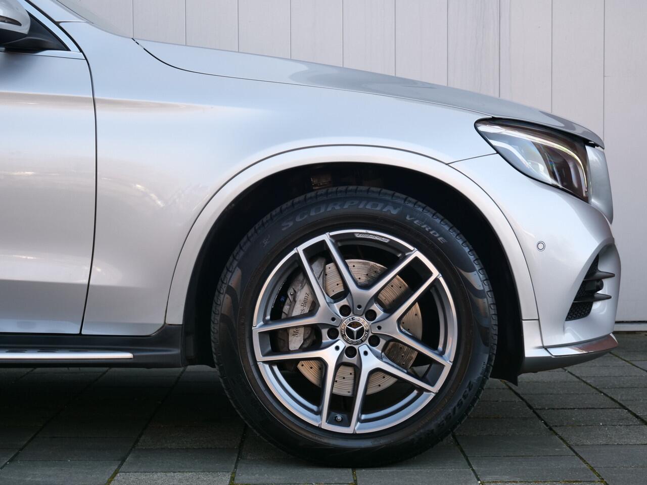 Mercedes-Benz GLC-KLASSE 250 211pk 4MATIC AMG-Line AUTOMAAT LED-koplampen / Trekhaak / AMG-Styling