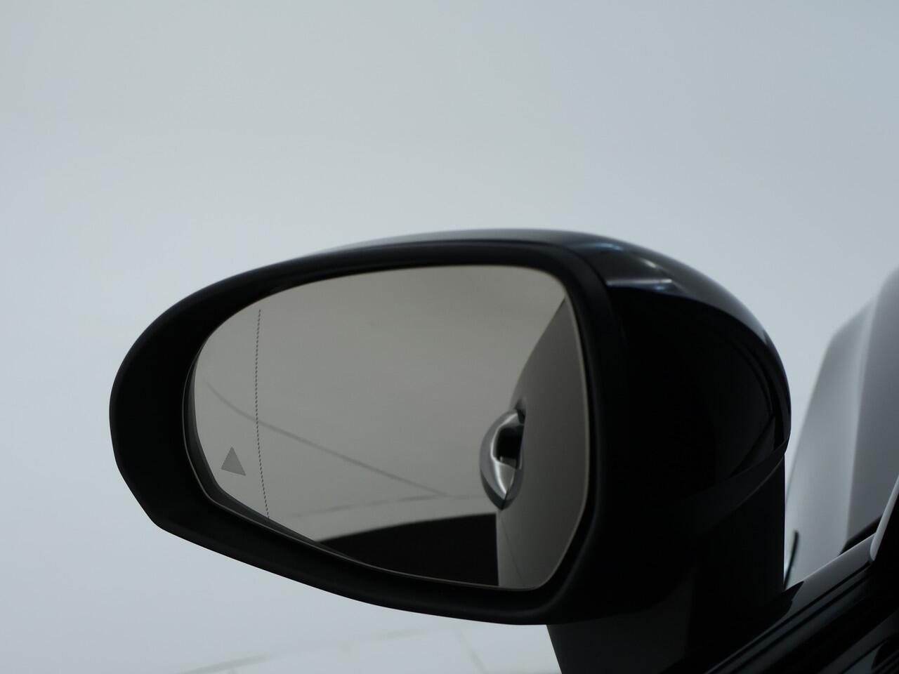 Mercedes-Benz GLC-KLASSE 300e 4MATIC Sport Edition | Nightpakket | AMG Premium | Parkeerpakket met 360°-camera | EASY PACK achterklep | URBAN GUARD voertuigbescherming plus | Memorypakket | Dodehoekassistent |