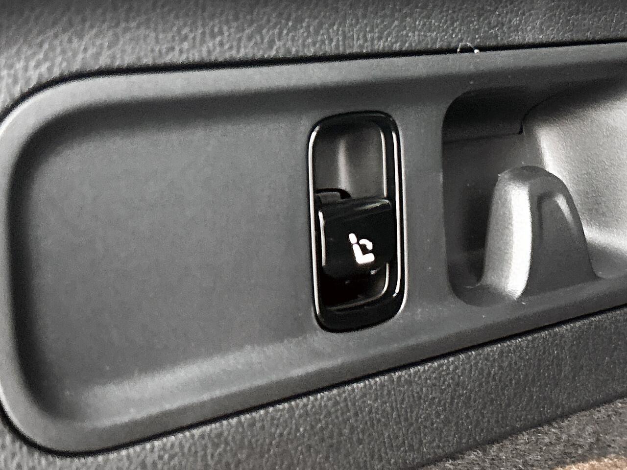 Mercedes-Benz GLC-KLASSE 300e 4MATIC Sport Edition | Trekhaak | Nightpakket | AMG Premium Plus | Rijassistentiepakket Plus | Memorypakket | URBAN GUARD voertuigbescherming plus | Winter pakket | KEYLESS GO-comfortpakket | Parkeerpakket met 360°-camera |