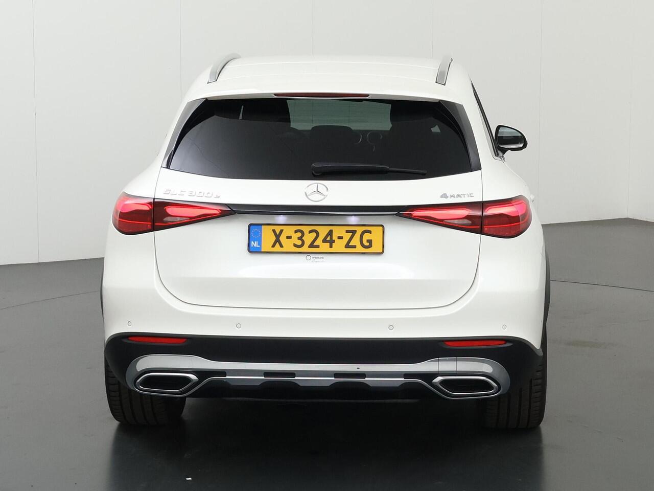 Mercedes-Benz GLC-KLASSE 300e 4MATIC Luxury Line | Digital Light | Memory | Stoelverwarming | Sfeerverlichting |