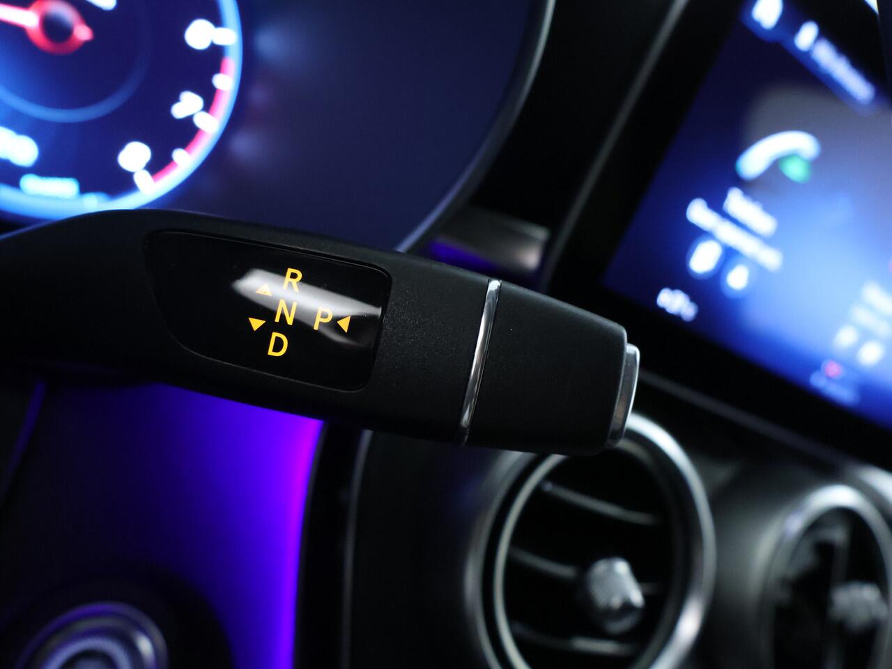 Mercedes-Benz GLC-KLASSE 300 4MATIC | 360°-camera | Schuifdak | Distronic | Apple Carplay | Sfeerverlichting | Inclusief 24 maanden MB Certified garantie voor Europa.