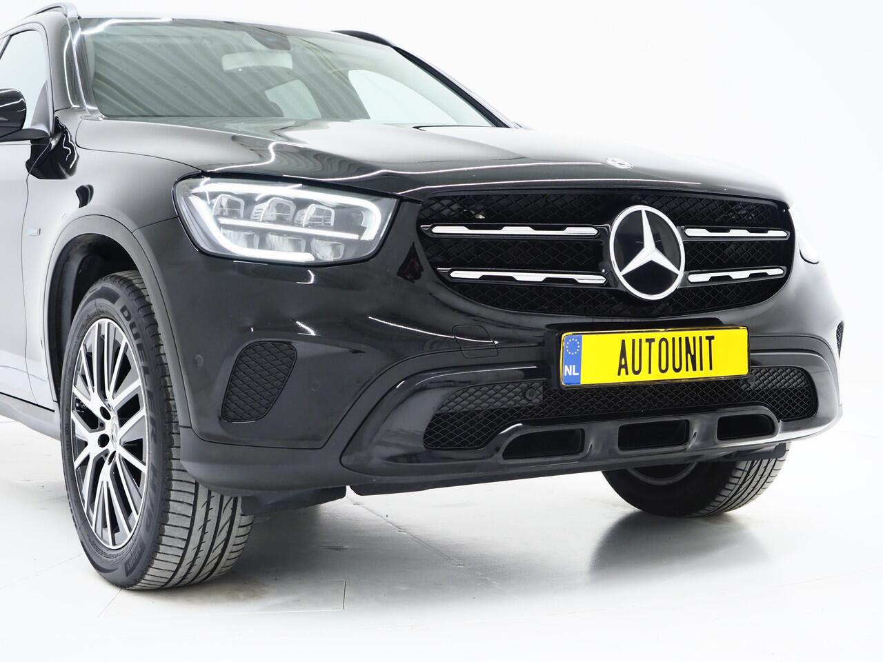 Mercedes-Benz GLC-KLASSE 300e 4MATIC Night Black | Stoelverwarming | Cruise | LED | PDC | Carplay | Climate