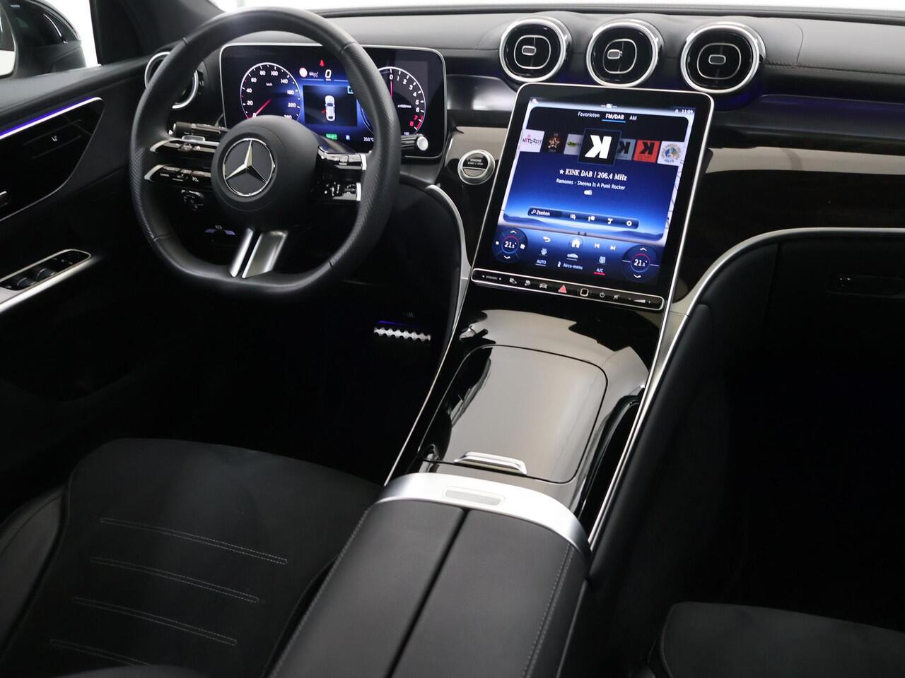 Mercedes-Benz GLC-KLASSE Coupé 300e 4MATIC AMG Line | Panoramadak | Night pakket | Trekhaak | Distronic |