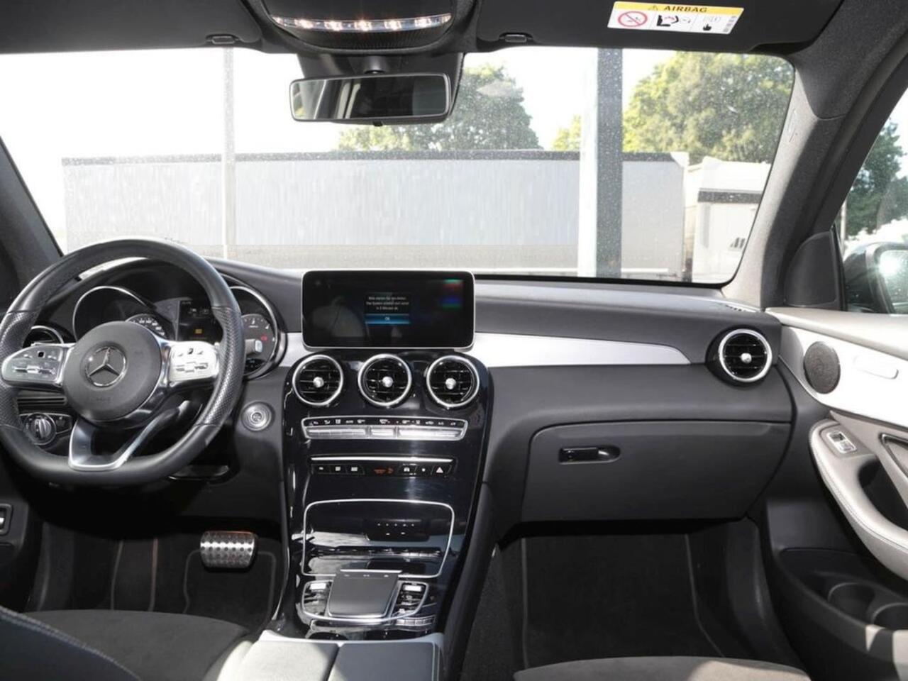 Mercedes-Benz GLC-KLASSE 300de 4MATIC AMG Line Night Pakket Treeplanken Trekhaak 19 Inch LED Navi