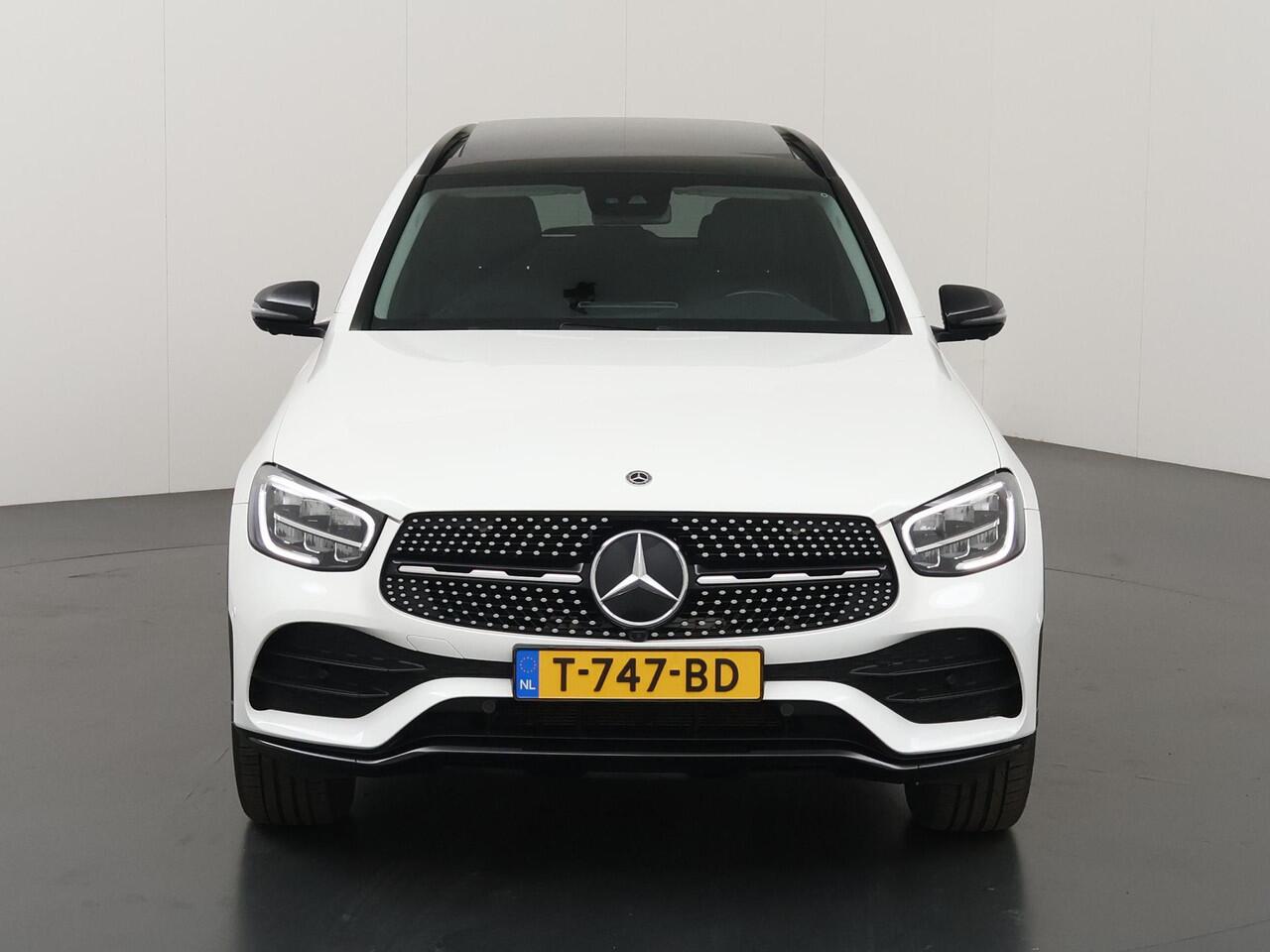 Mercedes-Benz GLC-KLASSE 300e 4MATIC Premium Plus | Night | Panoramadak | Trekhaak | Stoelverwarming | 360 graden camera |