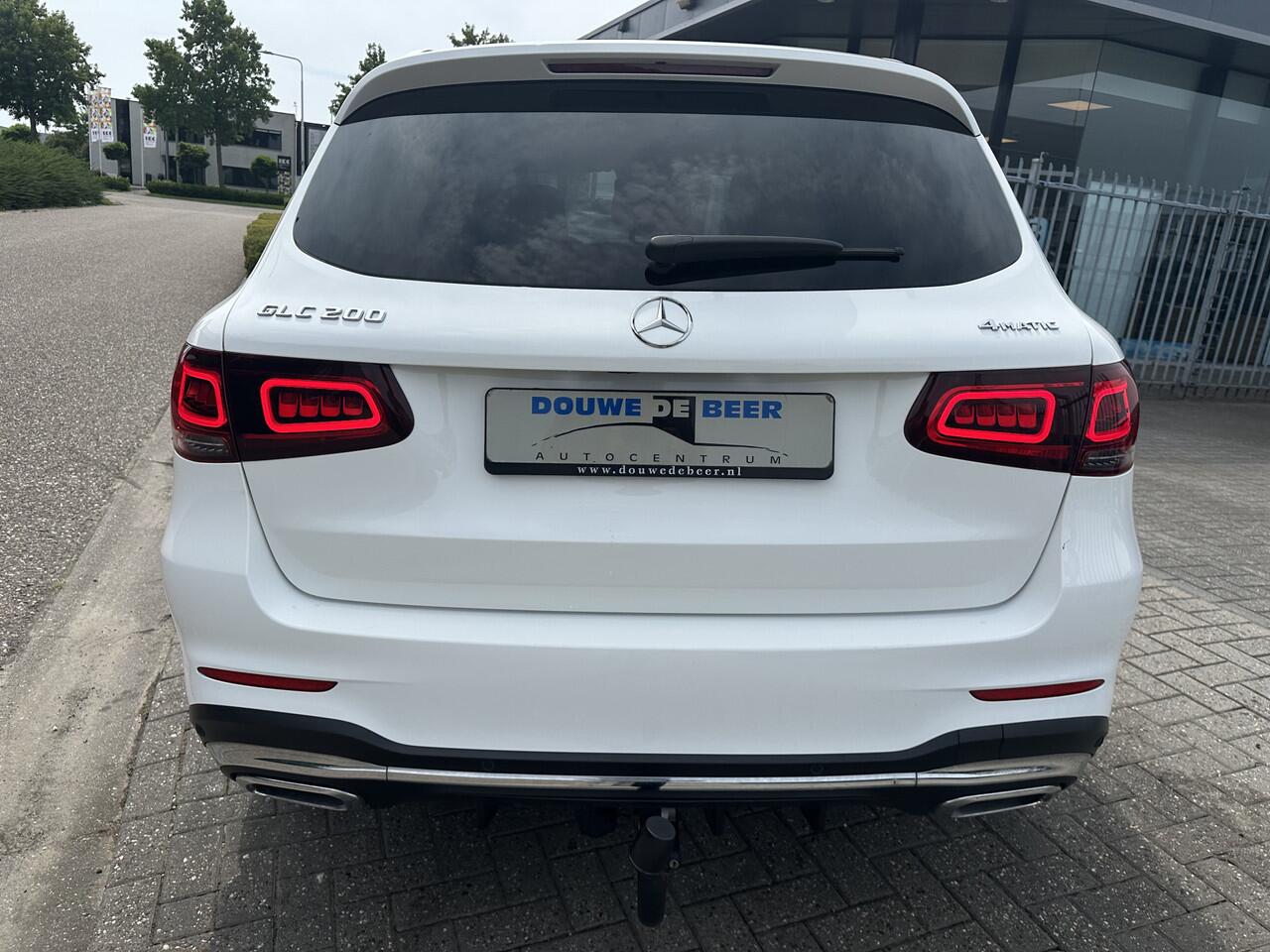Mercedes-Benz GLC-KLASSE 200 4MATIC AMG Line Pano-Dak | Trekhaak | Elekt. Klep | Stoelverw.