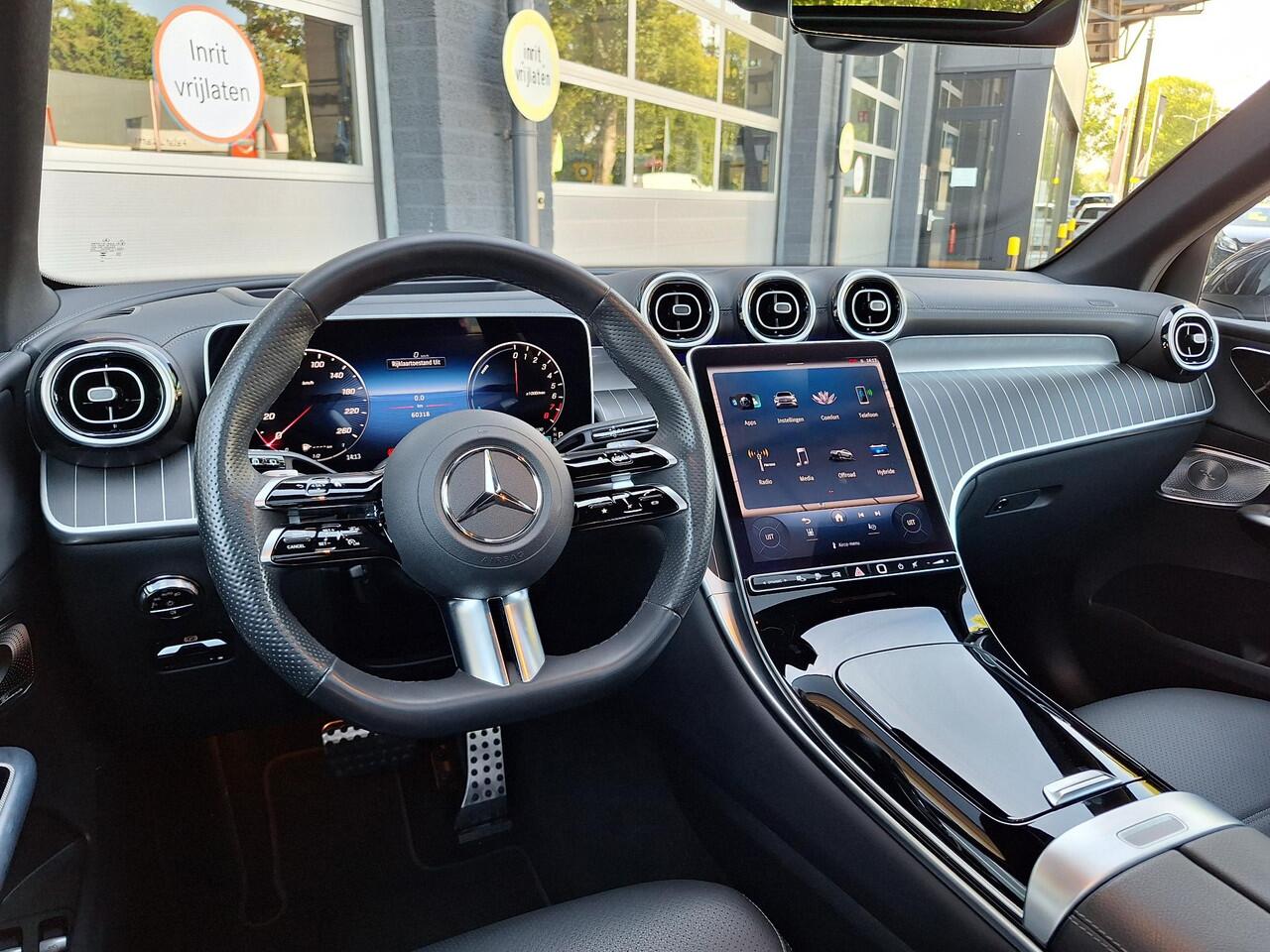 Mercedes-Benz GLC-KLASSE 400e 4MATIC AMG Line | Panoramadak | Trekhaak | Burmester | Airmatic | Achterasbesturing | 360? camera | HUD | DIGITAL LIGHT | Memory pakket | Keyless-GO | Elektrische achterklep