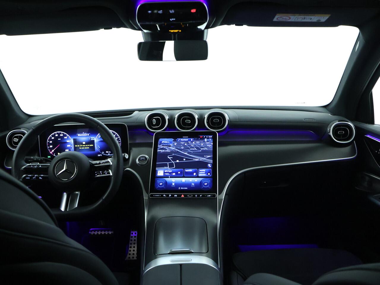 Mercedes-Benz GLC-KLASSE 300 de 4MATIC AMG Line | Trekhaak | Panoramadak | Multispaak Velgen | Inclusief 24 maanden MB Certified garantie voor Europa.