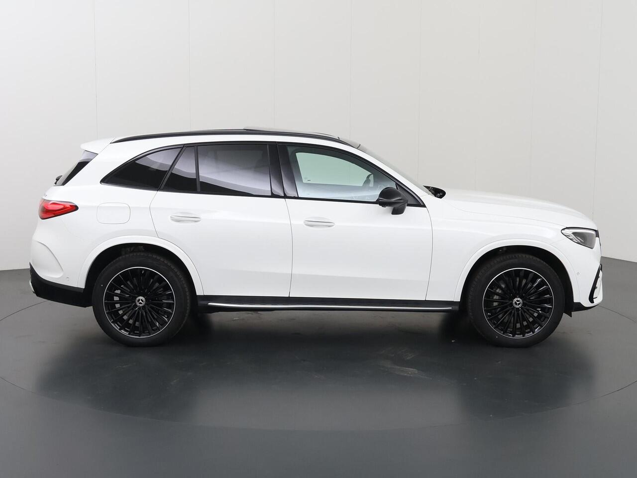 Mercedes-Benz GLC-KLASSE 300e 4MATIC AMG Line | Burmester | Panoramadak | Trekhaak | Memory | Keyless | Night pakket |