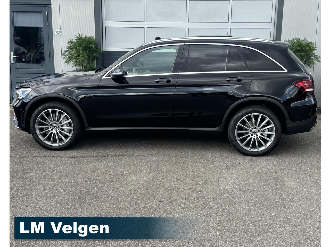 Mercedes-Benz GLC-KLASSE 300e 4MATIC Premium /PANO/CAMERA/ GARANTIE /