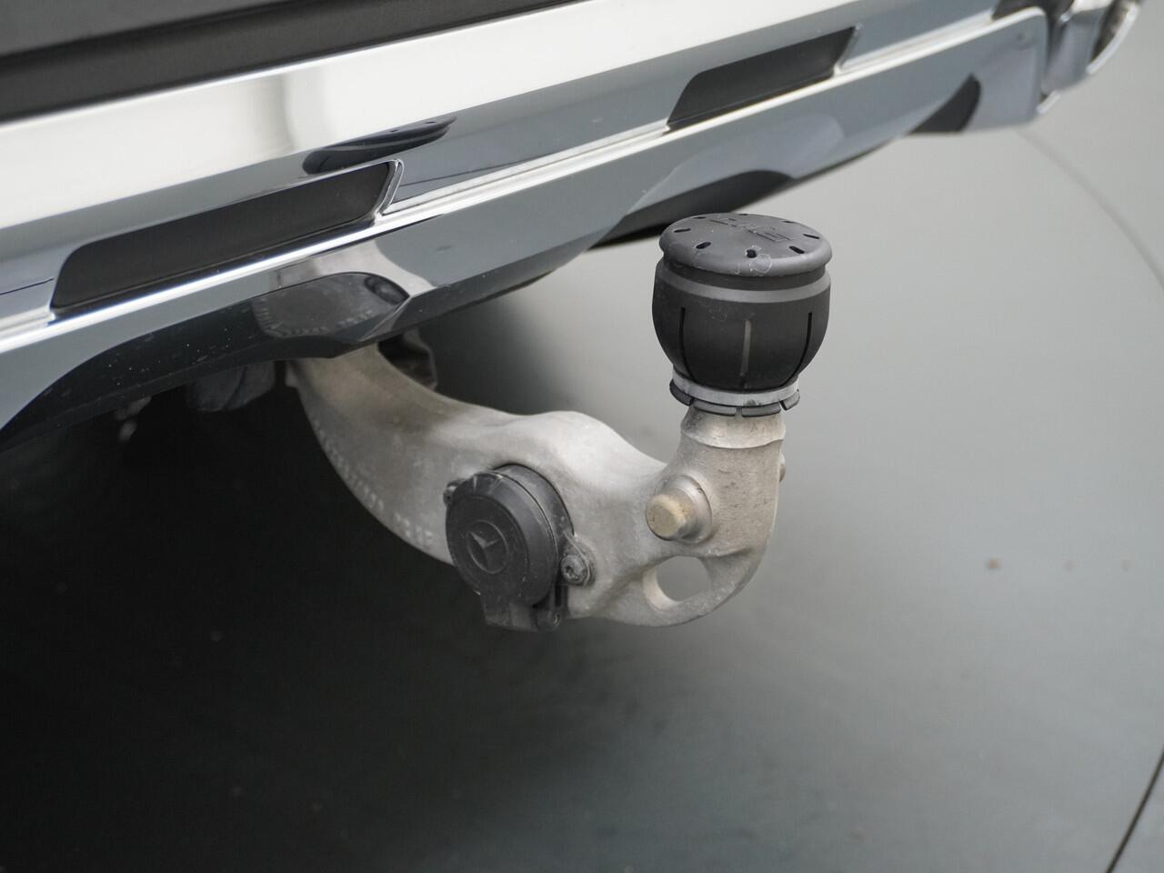 Mercedes-Benz GLC-KLASSE Coupé 300 e 4MATIC AMG Line | Distronic Trekhaak Keyless Memory