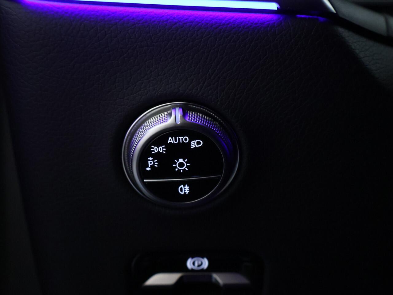 Mercedes-Benz GLC-KLASSE 300 e 4MATIC AMG Plug-In Hybride | Edition AMG-Line | Alarm klasse 3 | Panorama Schuif-Kanteldak | Burmester® | Trekhaak | AC en DC Laden | Inclusief 24 maanden MB Certified garantie voor Europa.