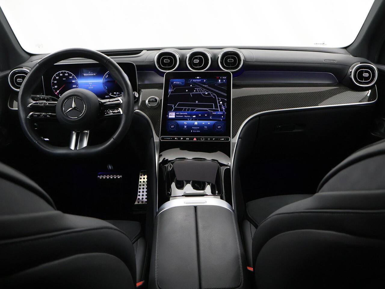 Mercedes-Benz GLC-KLASSE 300e 4MATIC AMG Night | Panoramadak | Rijassistentiepakket | Burmester | Trekhaak | Digital Light | Memory | Headup |