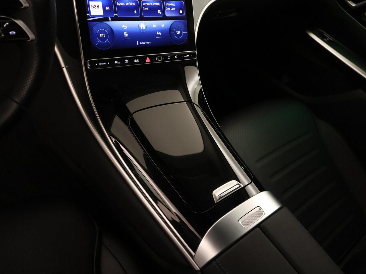 Mercedes-Benz GLC-KLASSE 300 e 4M AMG Plug-In Hybride | Trekhaak | AMG Styling | 20 Inch AMG LM Velgen | Stoelverwarming | Stuurverwarming | Inclusief 24 maanden Mercedes-Benz Certified garantie voor Europa.