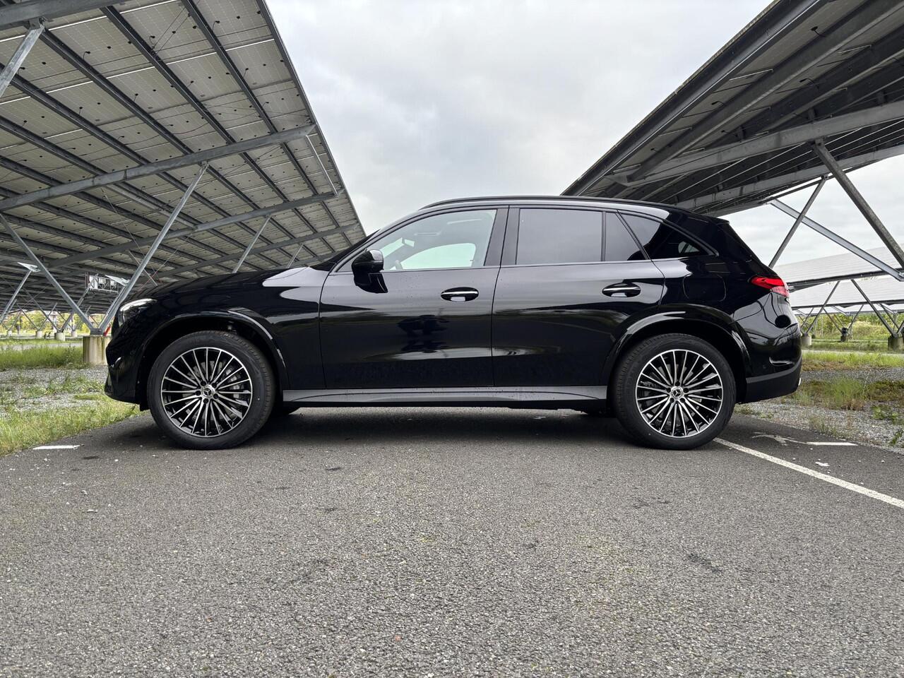 Mercedes-Benz GLC-KLASSE 300e 4MATIC Sport Edition | Night | Panoramaschuifdak | 360° camera | Dodehoekassistent | DIGITAL LIGHT | Trekhaak |