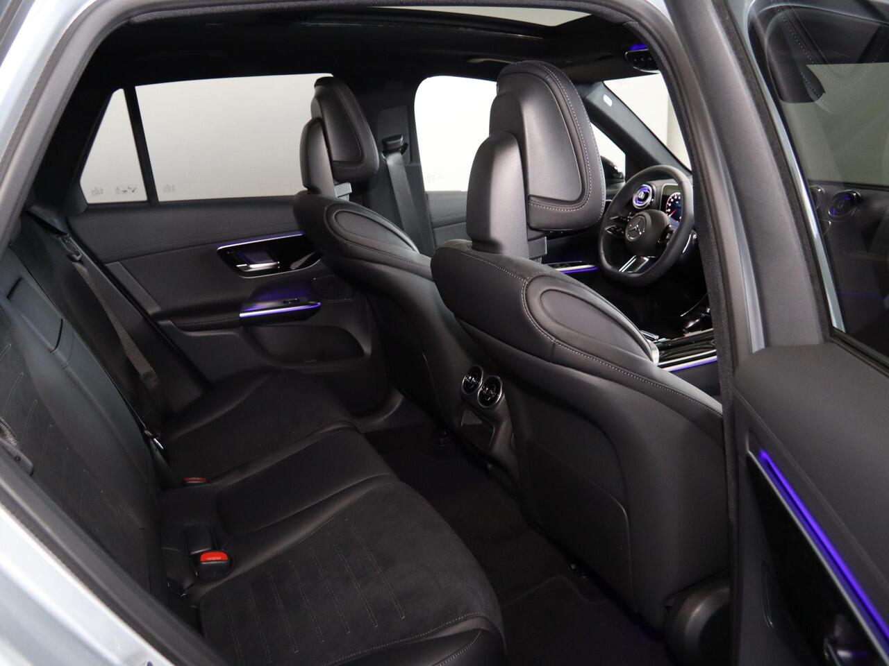 Mercedes-Benz GLC-KLASSE 300e 4MATIC Sport Edition | Panoramaschuifdak | Premium pakket | Nightpakket | 360° camera | Dodehoekassistent | DIGITAL LIGHT |