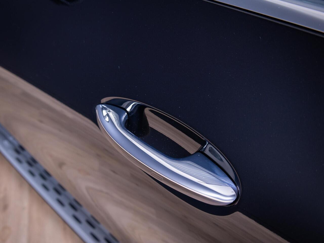 Mercedes-Benz GLC-KLASSE 300e 4MATIC AMG Line Panorama dak